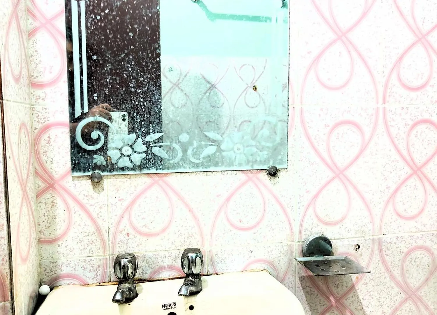 M R Teerth Guest House Varanasi - Shri Kashi Vishwanath Temple - Perfect Location With Comfortable Room Homestay